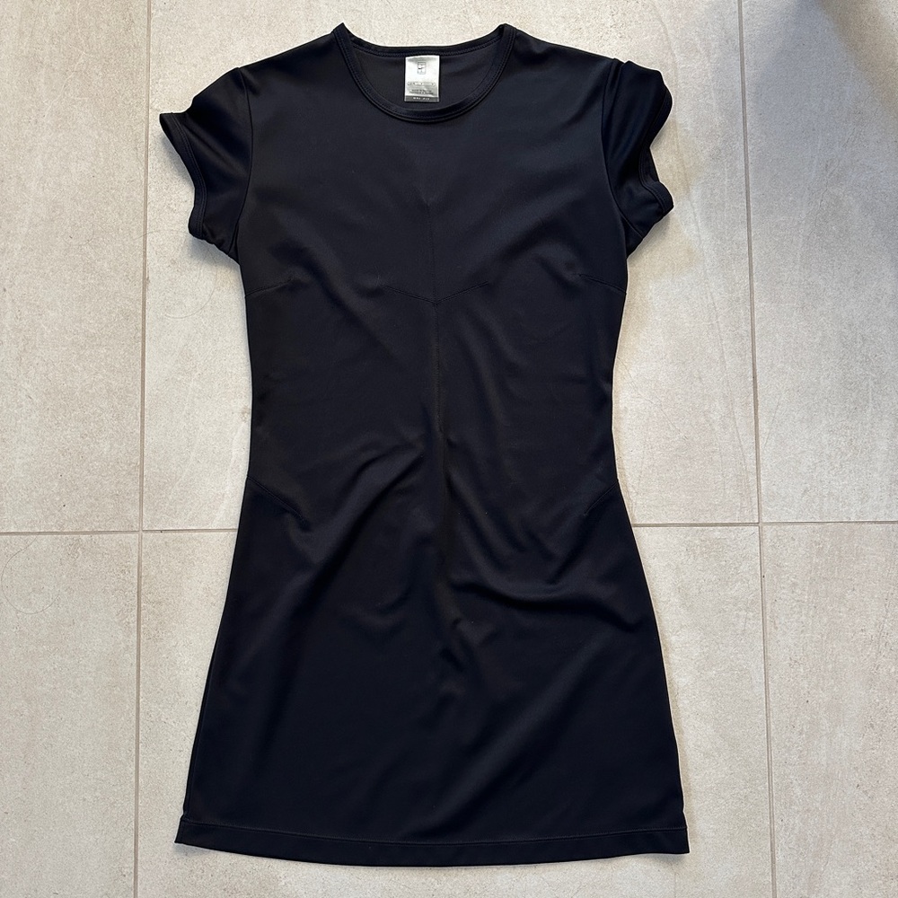 Classic & Classy Nike Tennis Dress Cap Sleeves Flattering Seaming Black SP EUC!